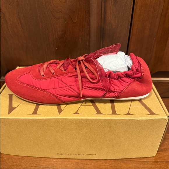 Vivaia Women's Red Flats - Picture 3 of 4